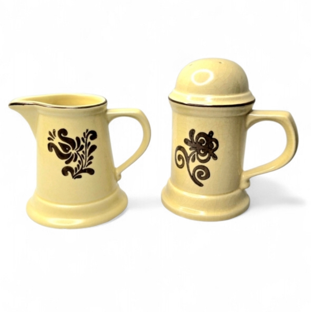 Pfaltzgraff Village Creamer and Salt Shaker Set. Vintage.